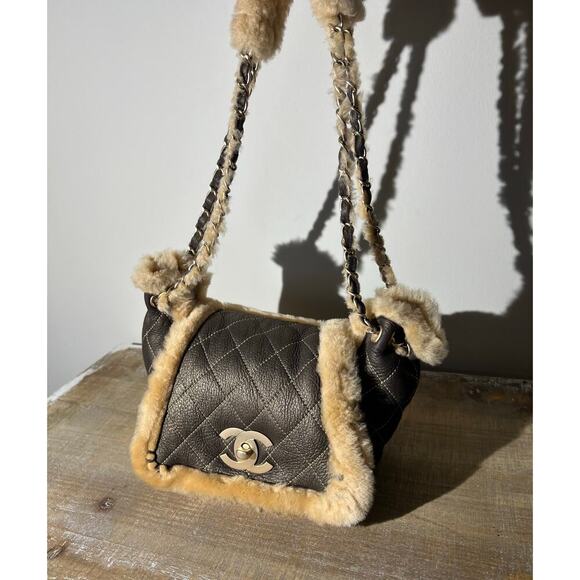 Vintage Chanel Small Shearling Accordion Flap Bag - Picture 8 of 10